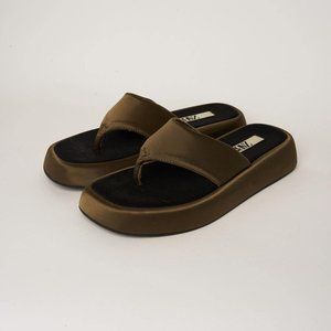 ZARA Green Satin Platform Flip Flop Size 40 Women